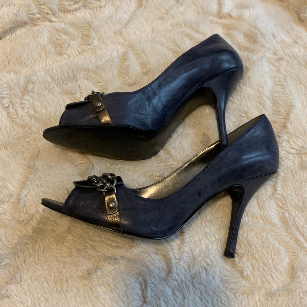GUESS Heels - Picture 3 of 4